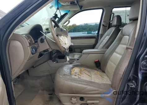 2002 Ford Explorer Eddie Bauer z USA, uszkodzony, nr VIN 1FMDU64W92UC31946